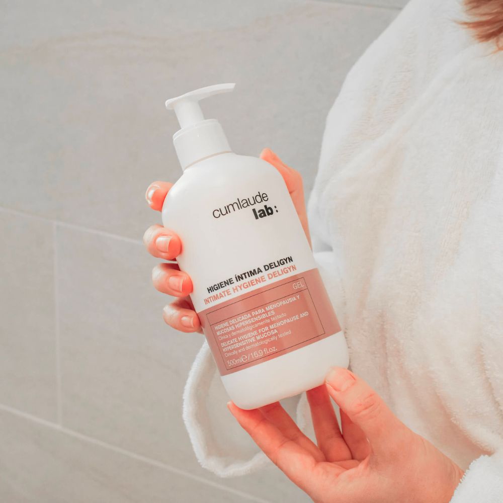 كوملاود لاب للعناية الحميمة ديليجين ٥٠٠ مل